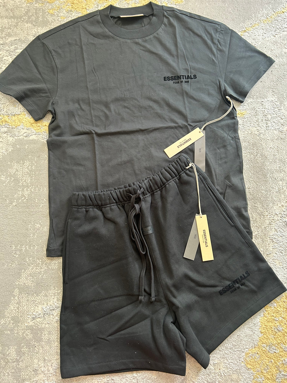 Ensemble Essentials Noir — Taille S