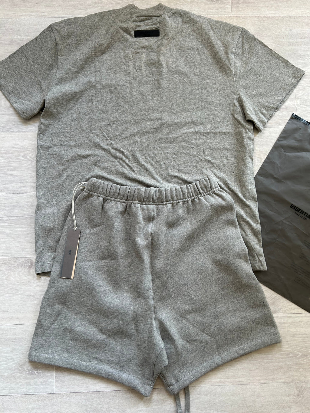 Ensmble Essentials 1977 Gris — Taille S