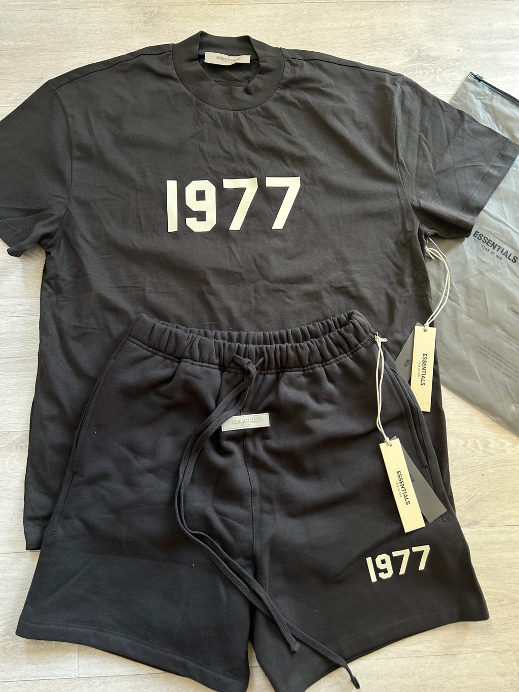 Ensemble Essentials Gris Foncé — Taille S